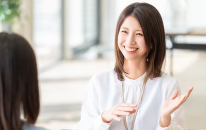 キントーンの運用支援について語るEXCEL女子の女性社員