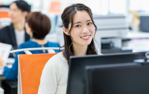 建設業の承認フロー改善について語るEXCEL女子の女性社員